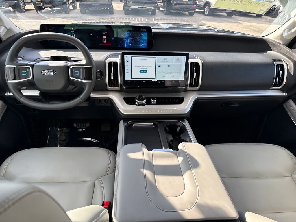 Certified 2025 Ford Expedition Active image 9