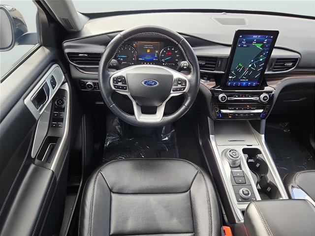 Certified 2022 Ford Explorer Limited w/ Limited Technology Package AWD/4WD image 11