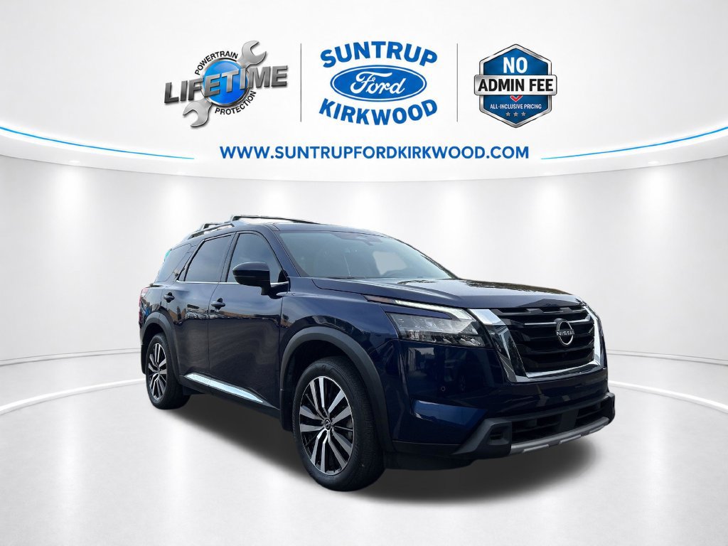 Used 2025 Nissan Pathfinder Platinum w/ Cargo Package FWD image 9