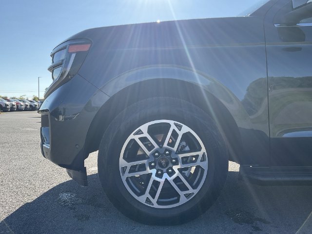 Certified 2025 Ford Expedition Max Active AWD/4WD image 11
