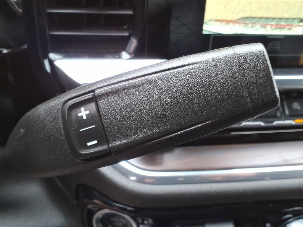 Used 2025 GMC Sierra 1500 SLT AWD/4WD image 28