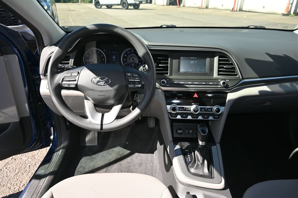 Used 2020 Hyundai Elantra SE FWD image 29
