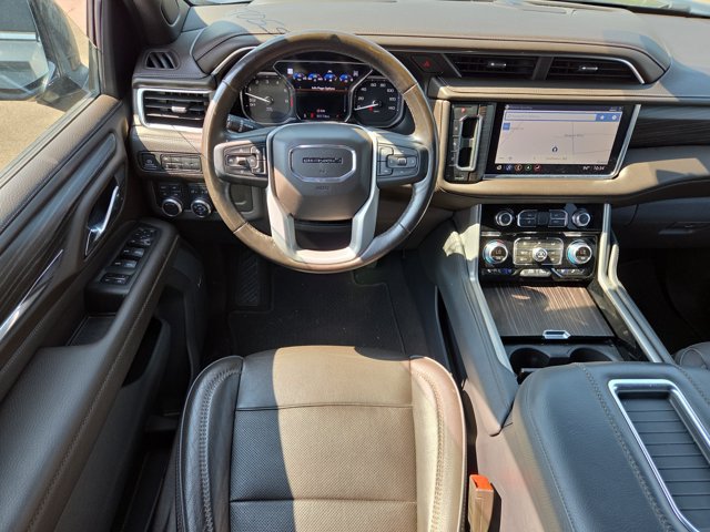 Used 2021 GMC Yukon Denali w/ Denali Premium Package AWD/4WD image 14