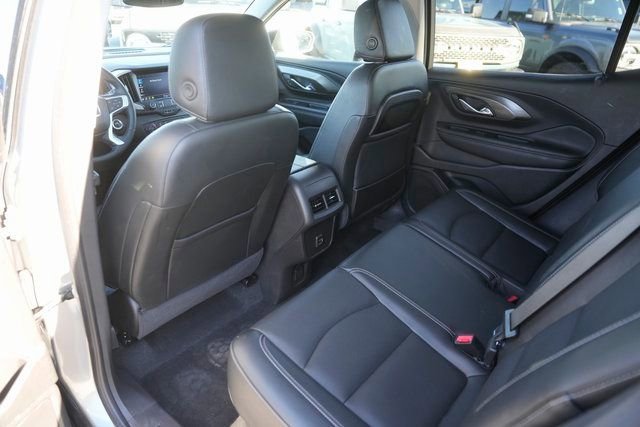 Used 2023 GMC Terrain SLT w/ Tech Package image 12