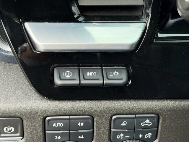 Used 2022 Chevrolet Silverado 1500 High Country w/ High Country Premium Package AWD/4WD image 26