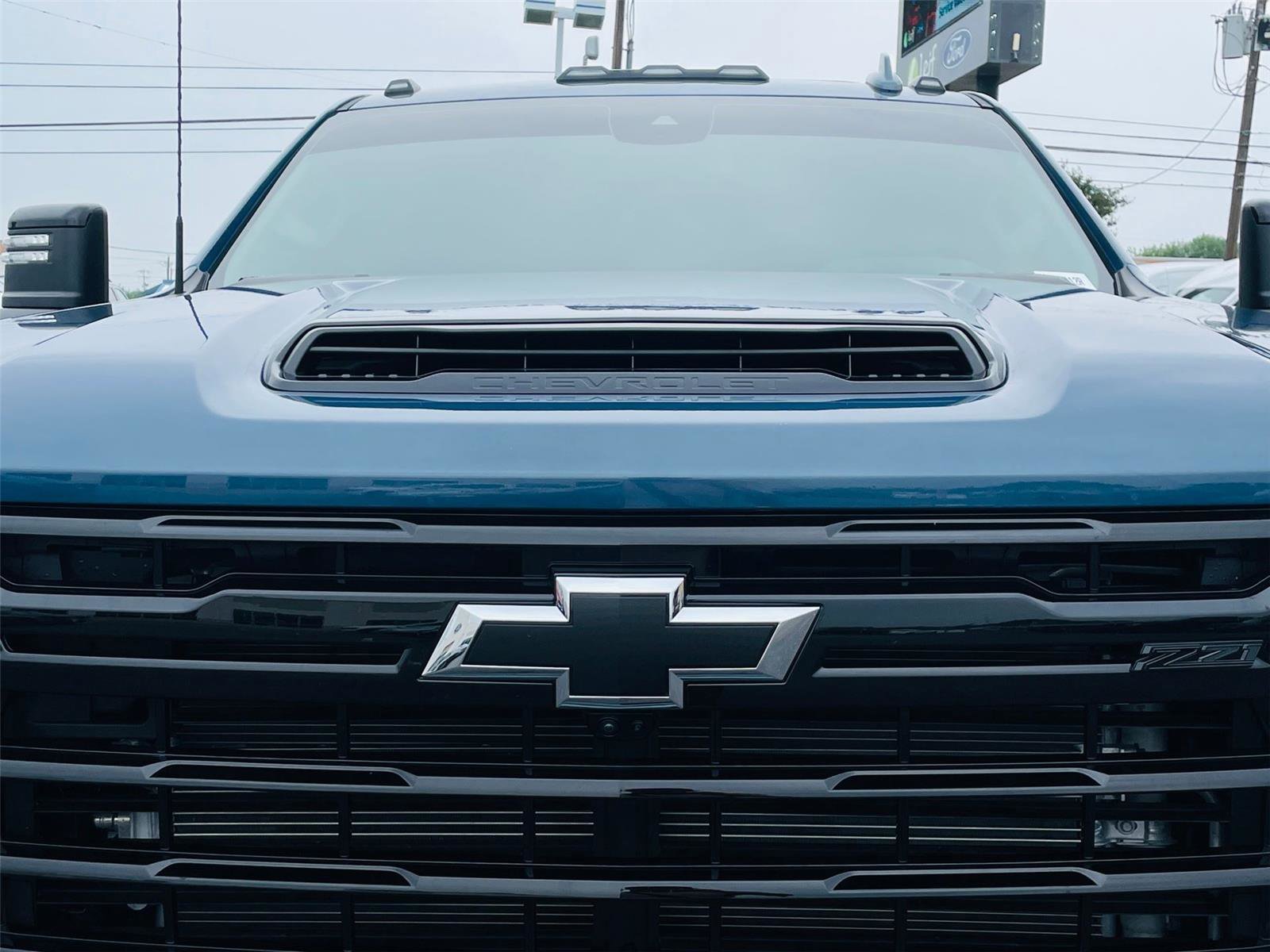 Used 2025 Chevrolet Silverado 2500 LTZ w/ Trail Boss Package AWD/4WD image 8