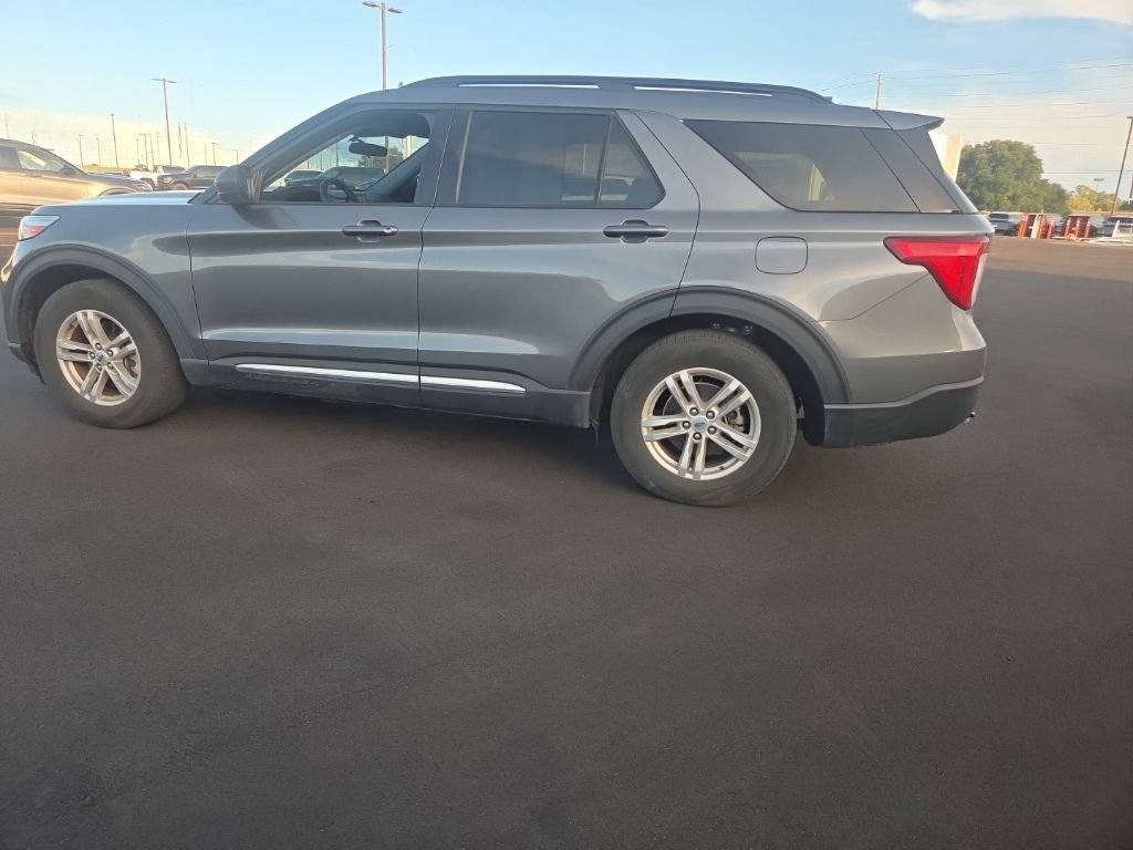 Certified 2023 Ford Explorer XLT RWD image 7