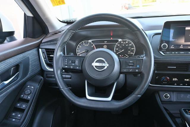 Used 2023 Nissan Rogue SV image 30