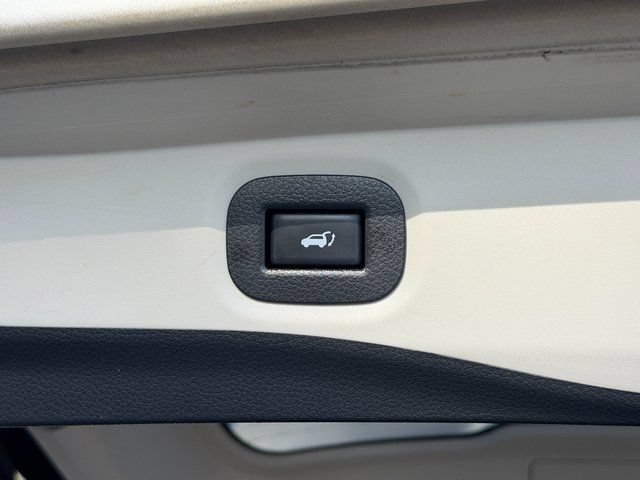 Used 2017 Nissan Rogue SV w/ SV Premium Package AWD/4WD image 37