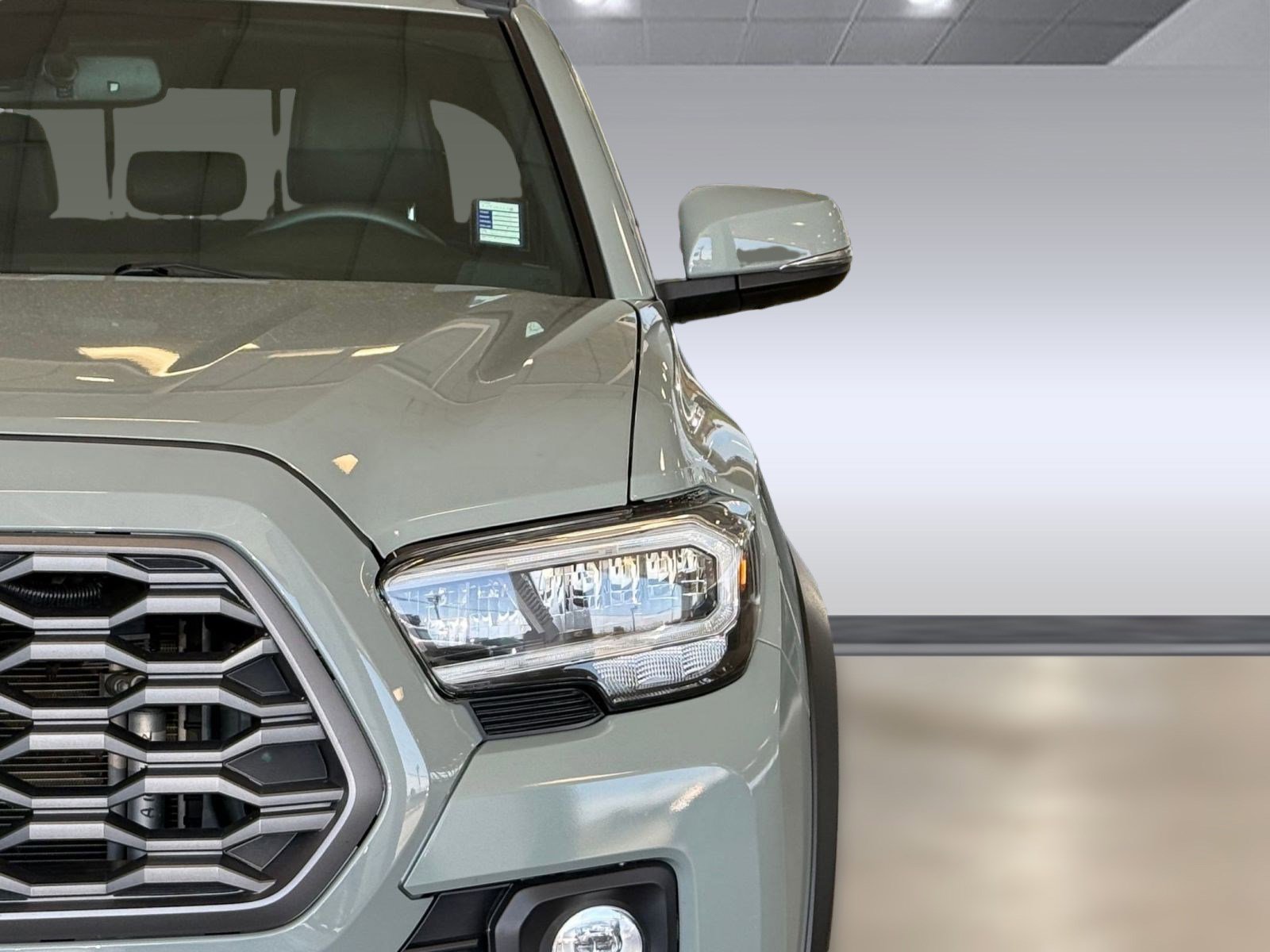 Used 2022 Toyota Tacoma TRD Off-Road w/ TRD Premium Off Road Package AWD/4WD image 11