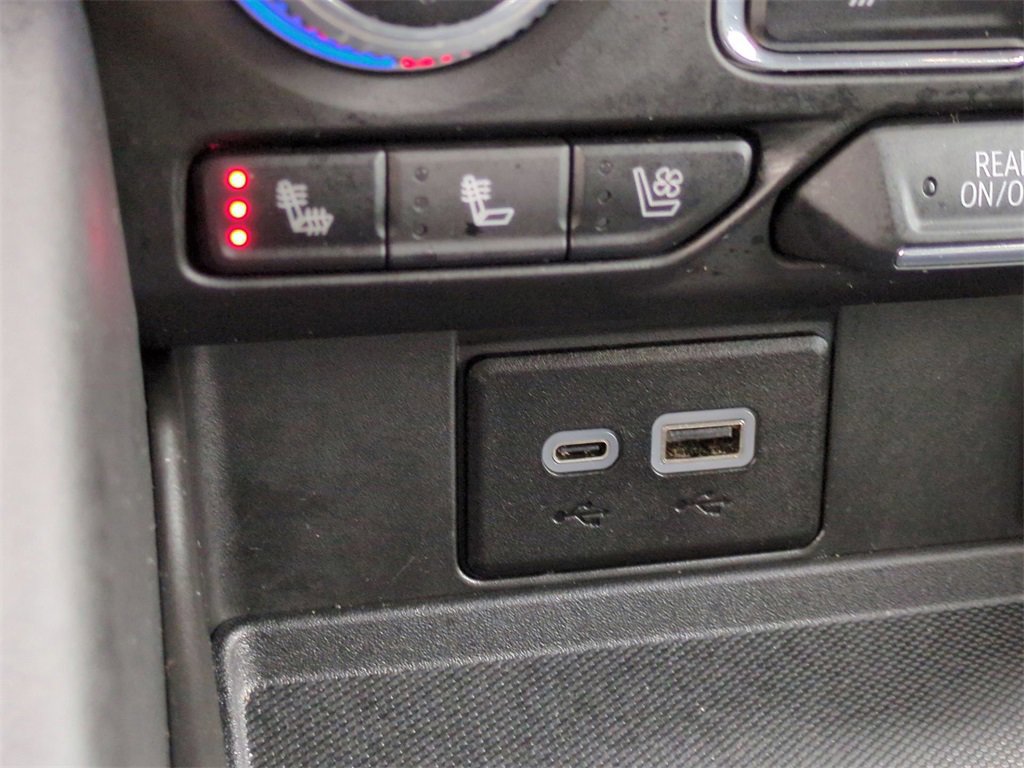 Used 2024 GMC Yukon SLT w/ SLT Luxury Package image 23