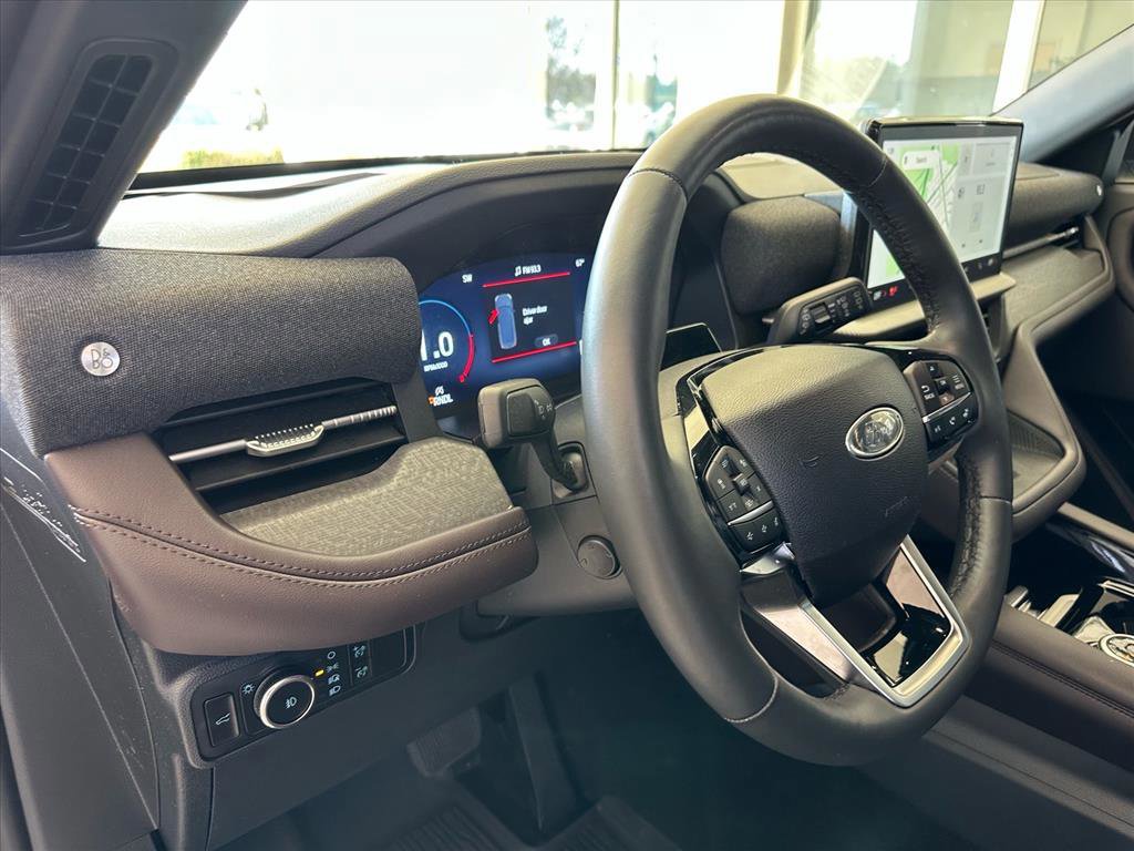 Certified 2025 Ford Explorer Platinum w/ Ultimate Package image 20