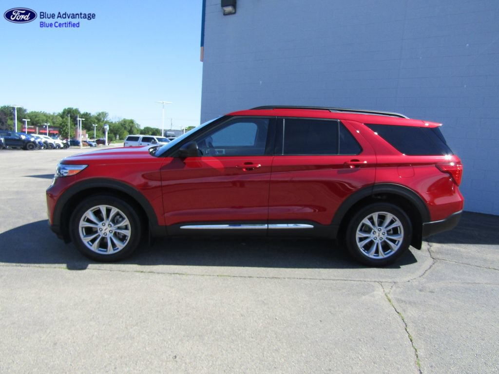 Certified 2024 Ford Explorer XLT w/ Equipment Group 202A AWD/4WD image 2