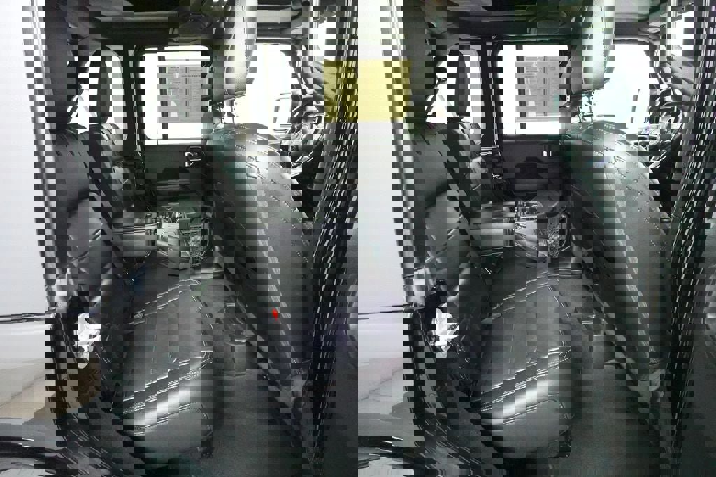 Used 2020 Jeep Wrangler Unlimited Sahara image 30