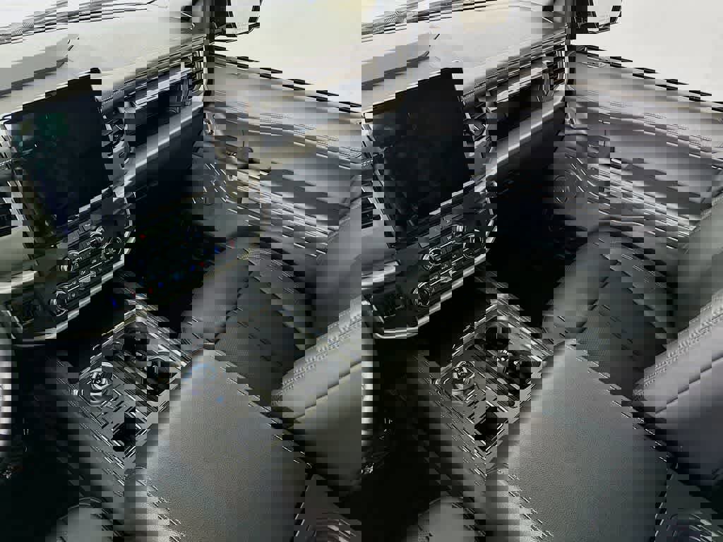 Certified 2023 Ford Expedition XLT image 13