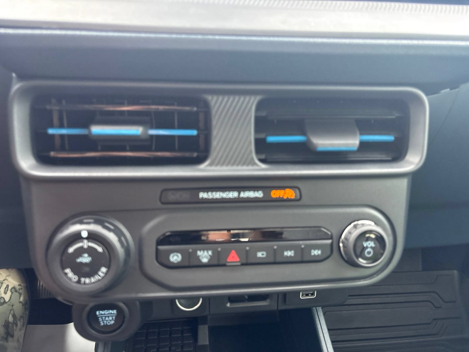 Certified 2025 Ford Maverick Lobo AWD/4WD image 23