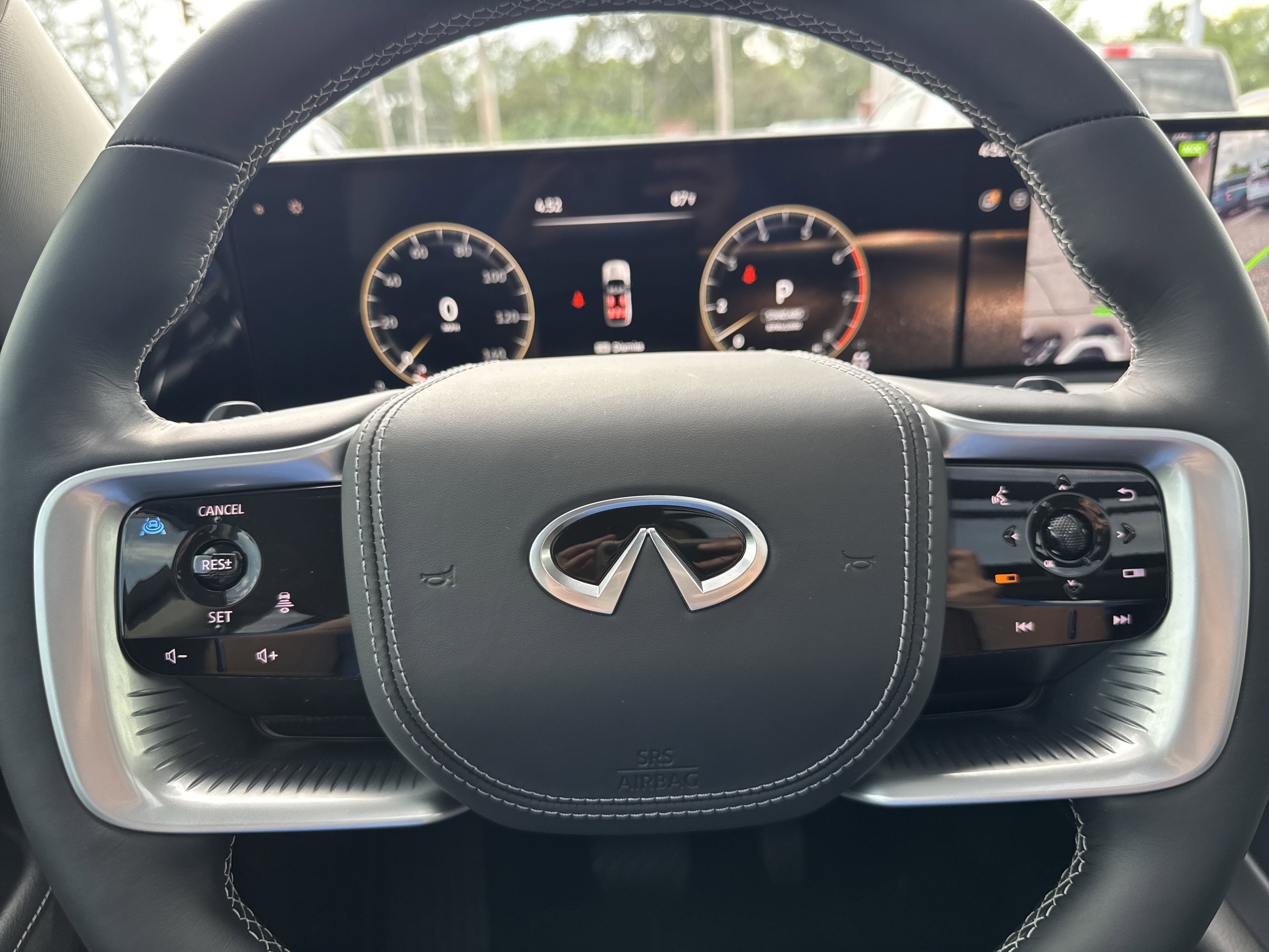 Used 2025 INFINITI QX80 Sensory w/ Exterior Package AWD/4WD image 15