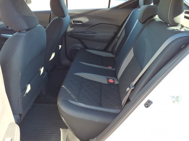 Used 2018 Nissan Kicks SV FWD image 18