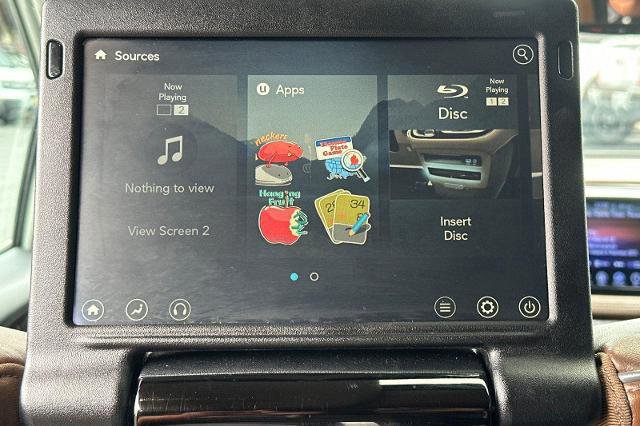 Used 2017 Chrysler Pacifica Limited image 27