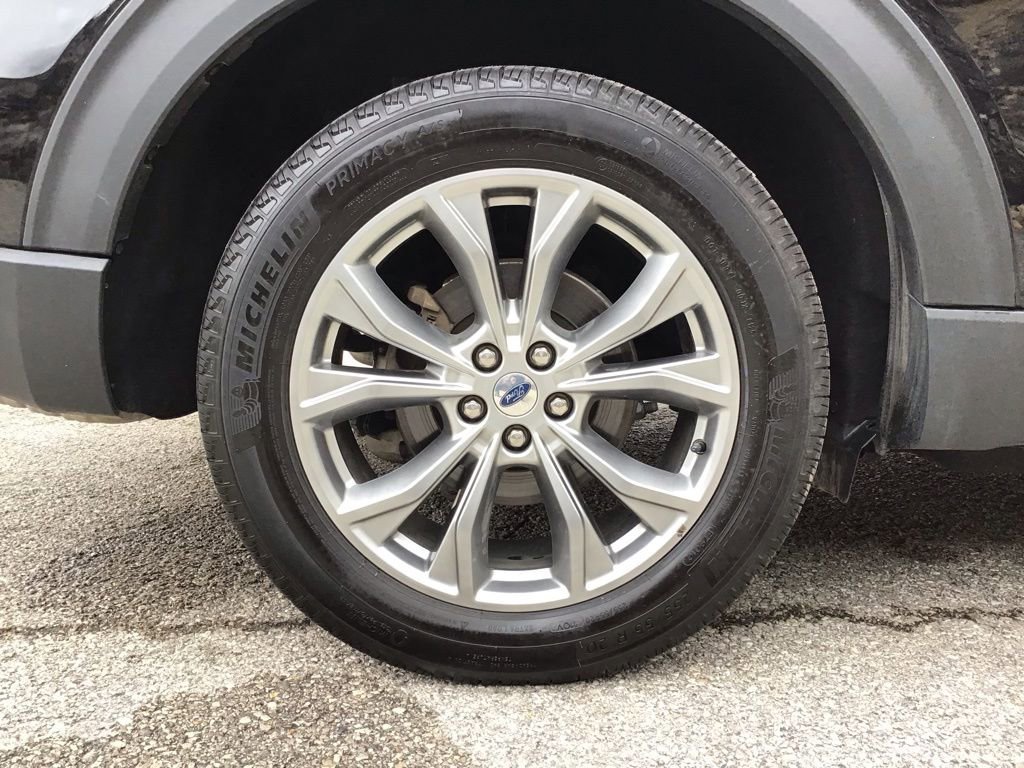 Certified 2022 Ford Explorer XLT w/ Equipment Group 202A image 25