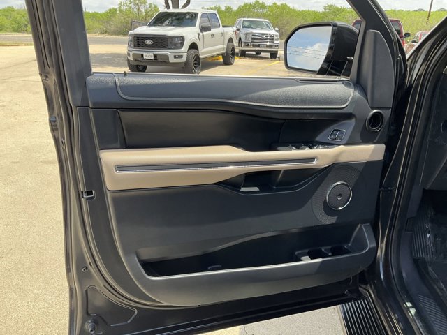 Certified 2024 Ford Expedition XLT RWD image 7