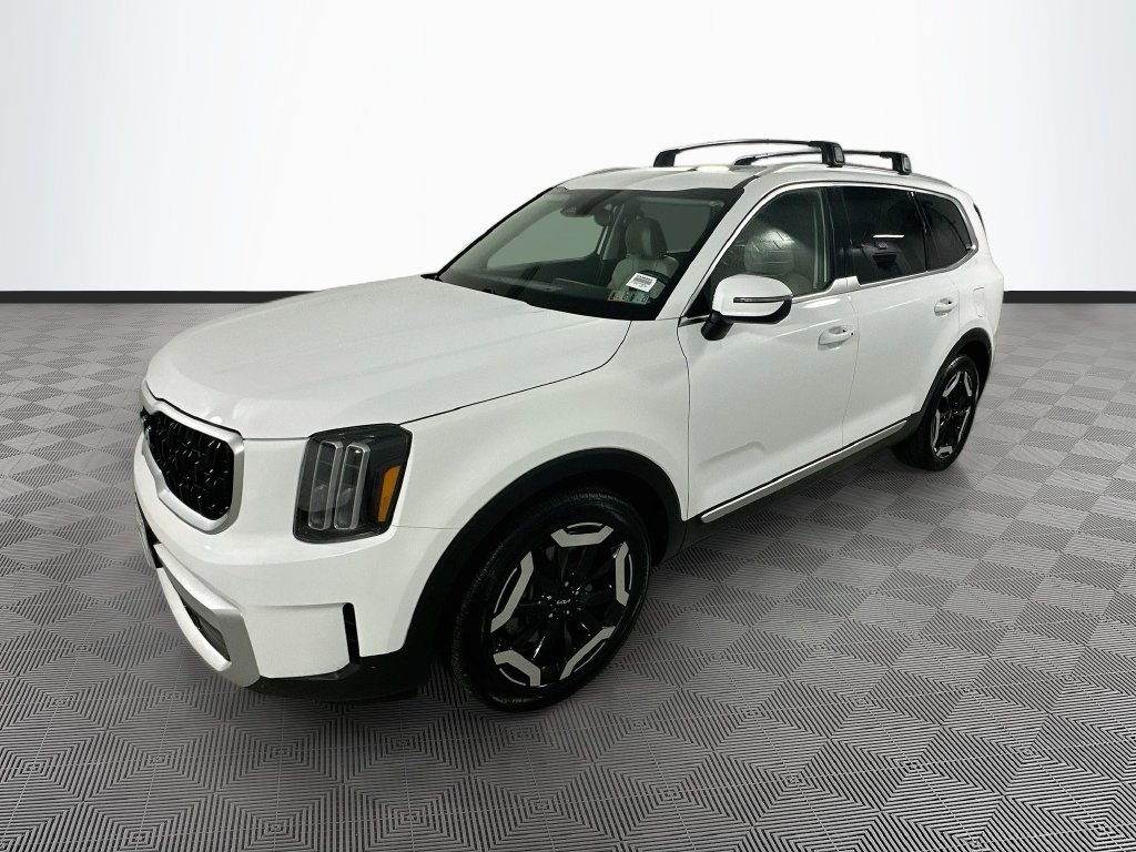Used 2024 Kia Telluride EX w/ EX Captain's Chair Package AWD/4WD image 6