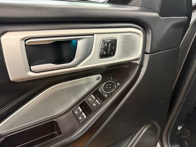 Certified 2020 Ford Explorer Platinum w/ Premium Technology Package image 17