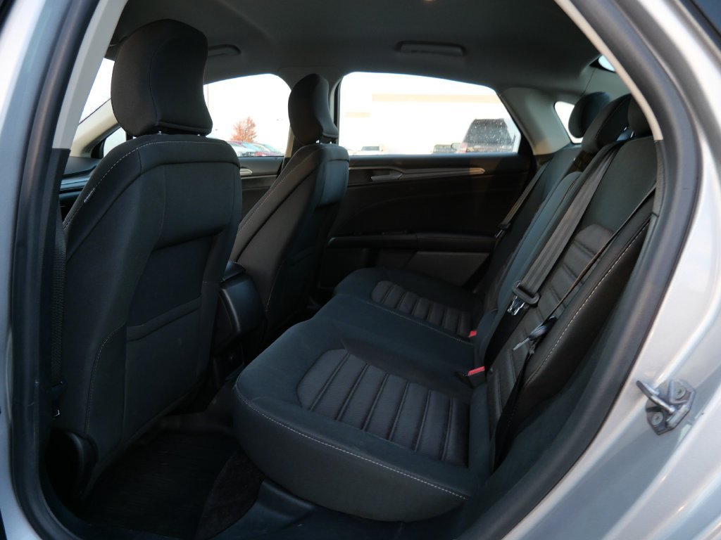 Certified 2017 Ford Fusion SE FWD image 16