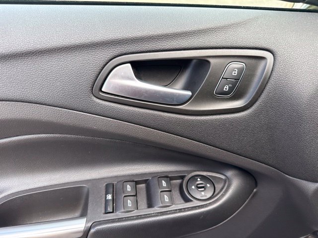 Certified 2018 Ford Escape SE w/ SE Sync 3 Package AWD/4WD image 16