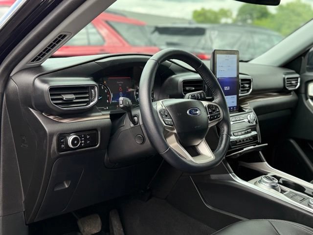 Certified 2023 Ford Explorer Limited w/ Hybrid Equipment Group 310A AWD/4WD image 13