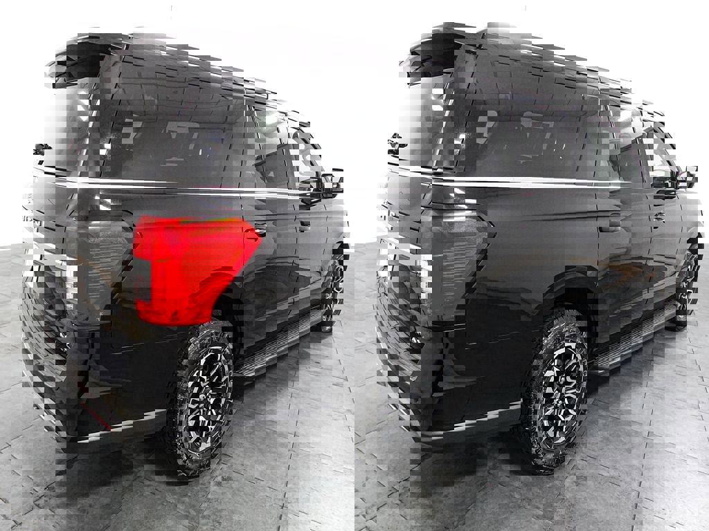 Certified 2024 Ford Expedition Max XLT image 4