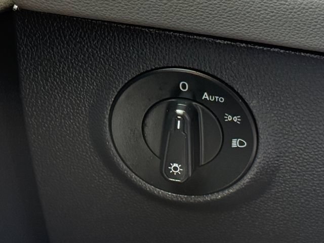 Used 2024 Volkswagen Taos SE FWD image 13