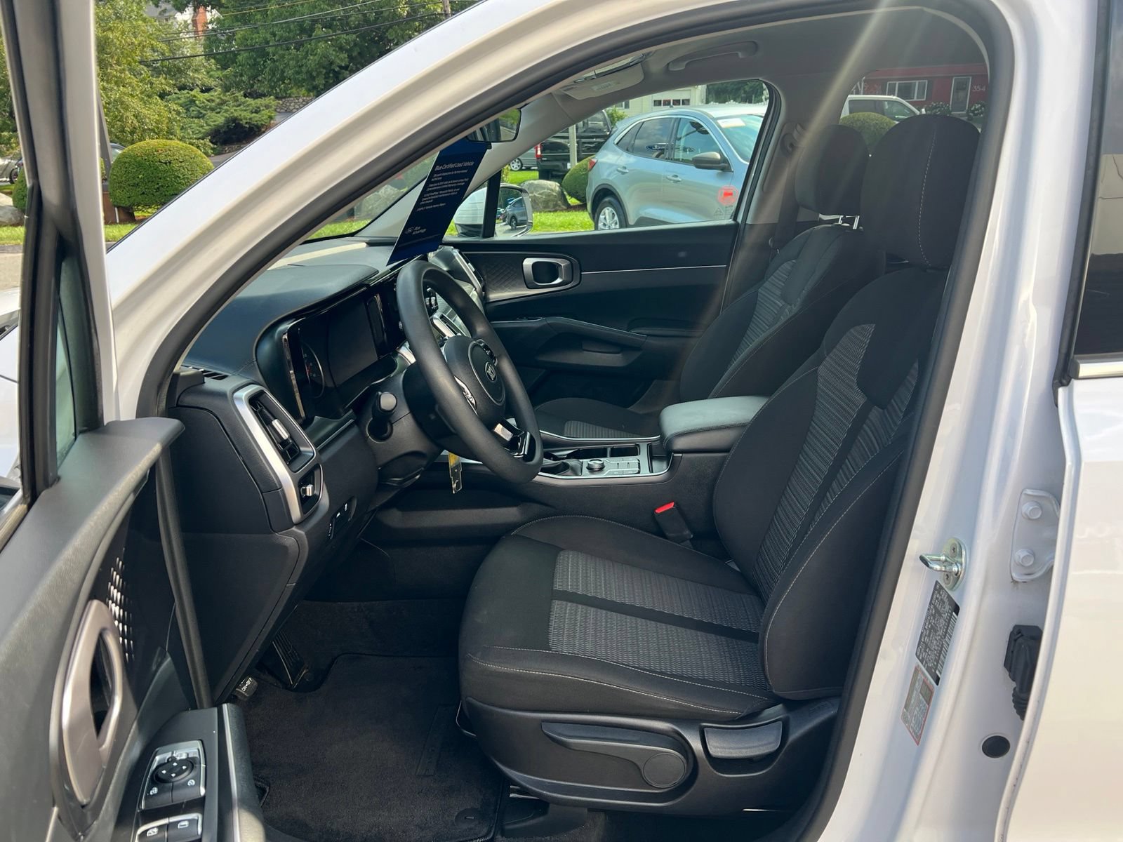 Used 2021 Kia Sorento LX AWD/4WD image 22