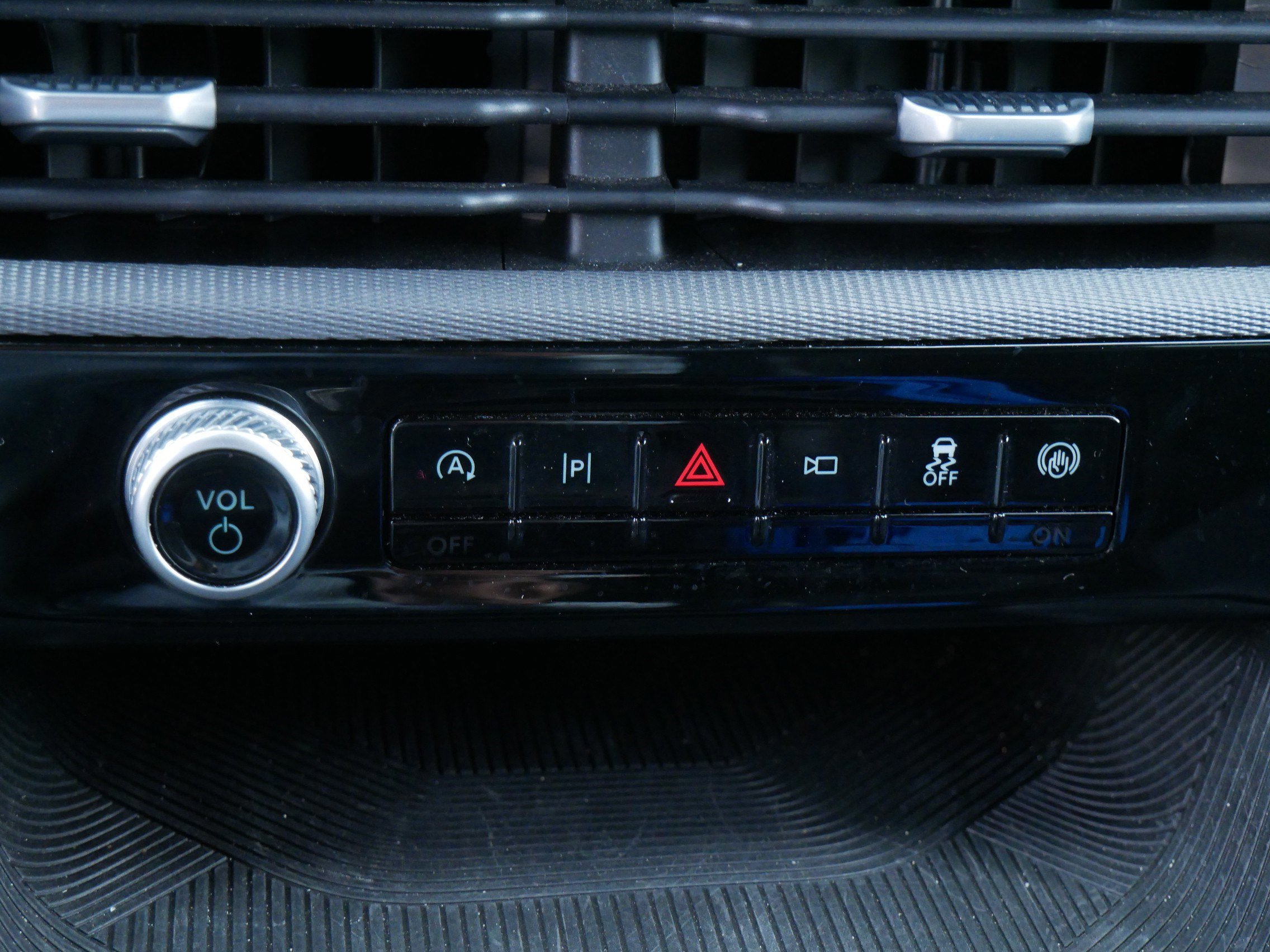 Certified 2025 Ford Explorer ST-Line image 23