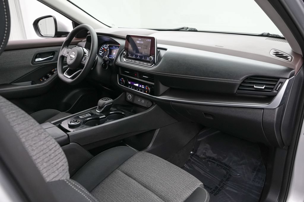 Used 2023 Nissan Rogue SV AWD/4WD image 21