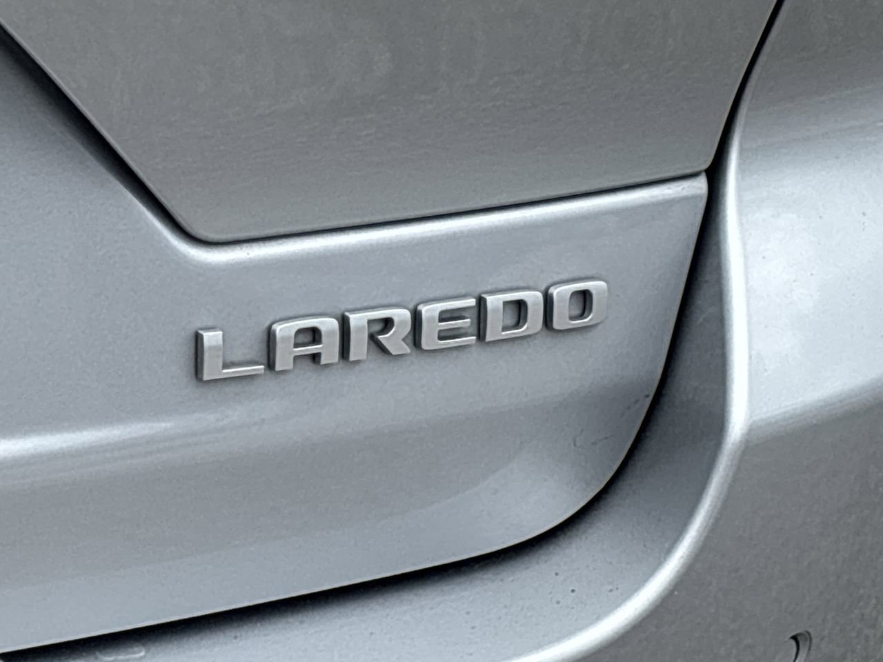 Used 2025 Jeep Grand Cherokee Laredo X w/ Luxury Tech Group I RWD image 10