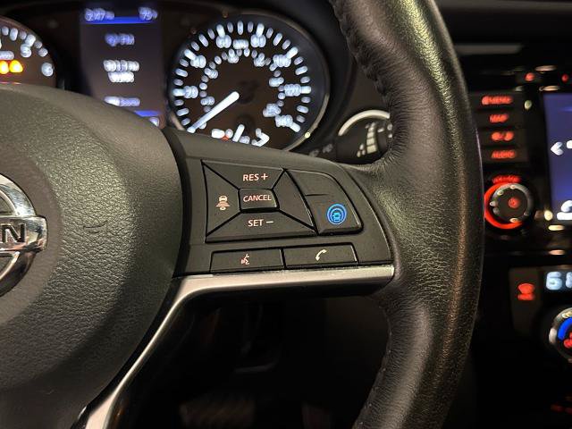 Used 2018 Nissan Rogue SL w/ Premium Package FWD image 23