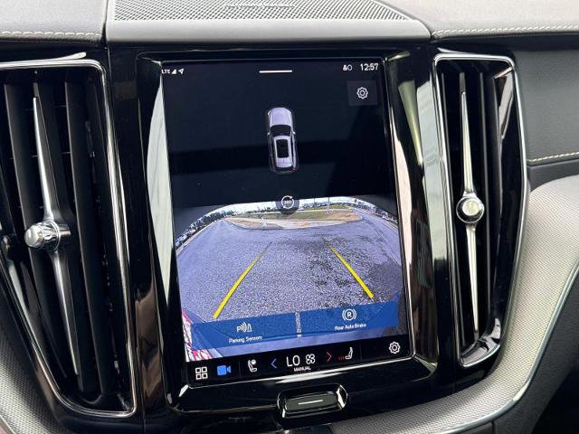 Used 2022 Volvo XC60 B5 R-Design w/ Advanced Package image 23