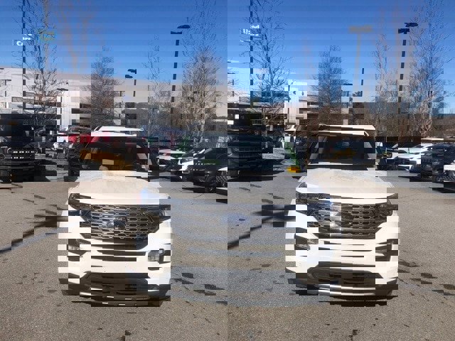 Certified 2021 Ford Explorer Limited w/ Equipment Group 301A image 5