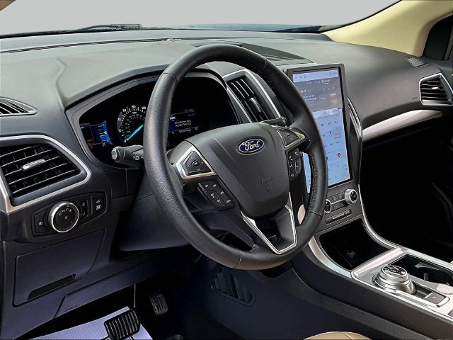 Certified 2024 Ford Edge SEL w/ Convenience Package AWD/4WD image 17