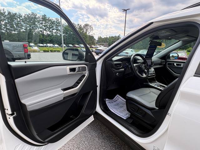 Certified 2021 Ford Explorer XLT w/ Equipment Group 202A AWD/4WD image 9