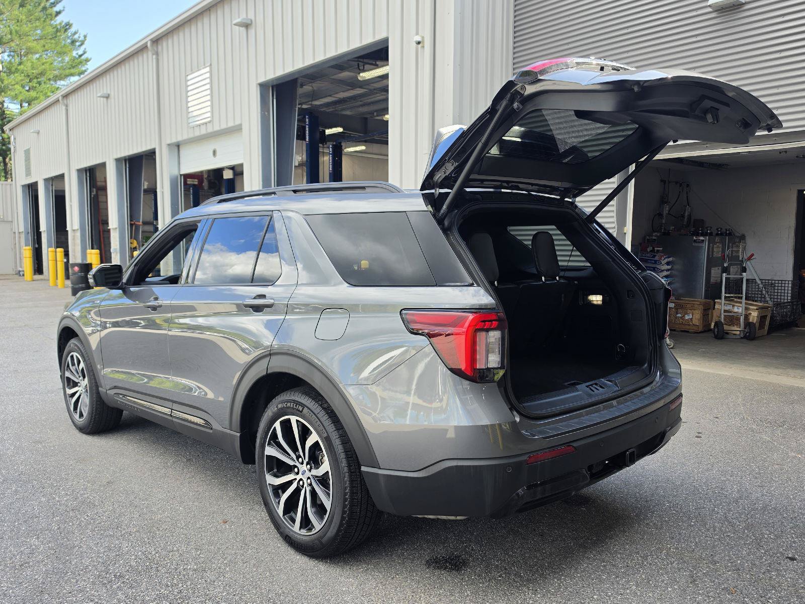 Certified 2026 Ford Explorer ST-Line AWD/4WD image 6