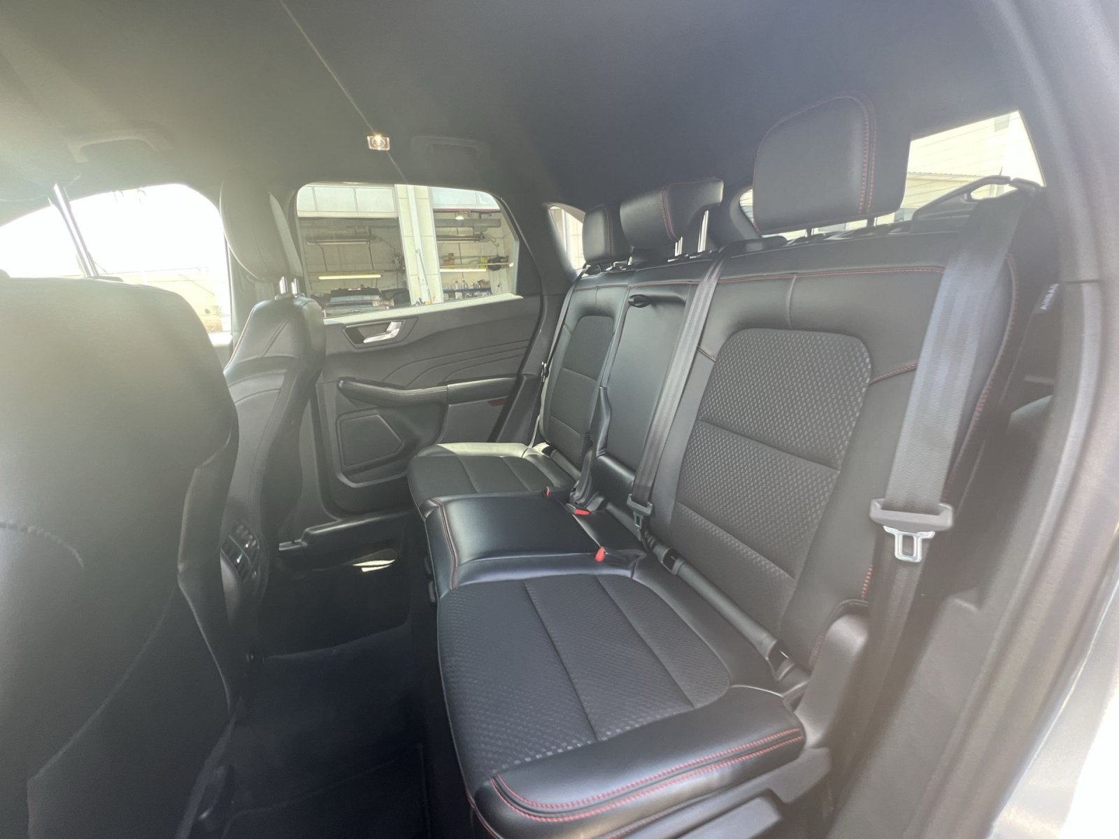 Certified 2025 Ford Escape ST-Line Select AWD/4WD image 31