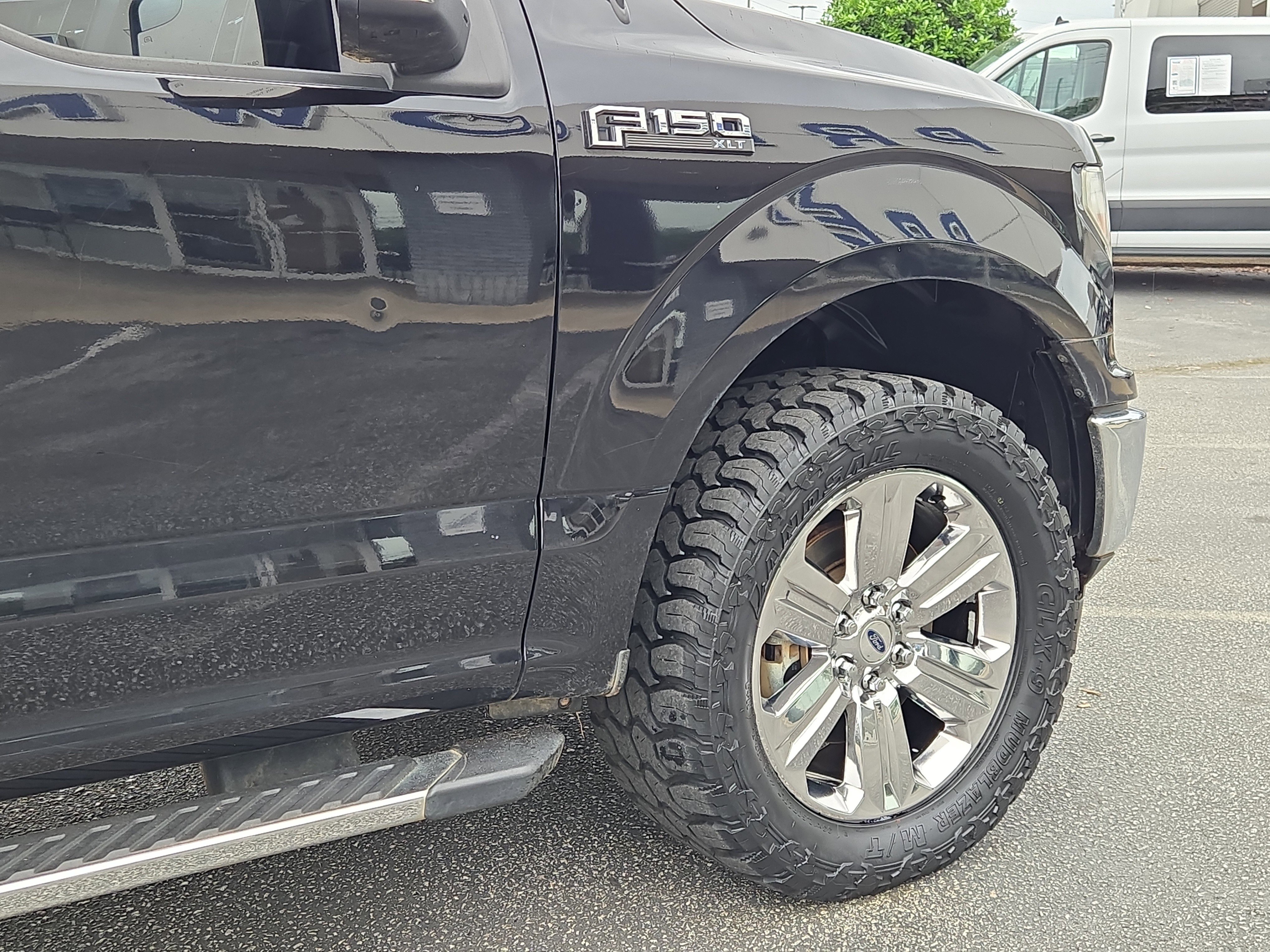 Certified 2019 Ford F150 XLT w/ Equipment Group 302A Luxury AWD/4WD image 12
