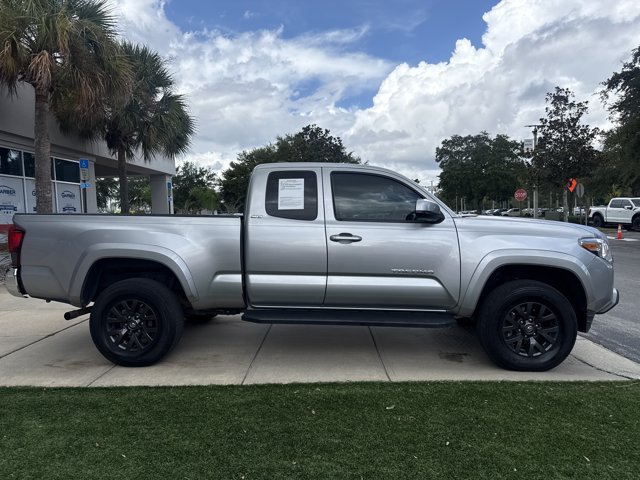 Used 2020 Toyota Tacoma SR5 RWD image 2