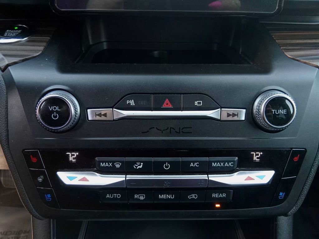 Certified 2020 Ford Explorer Limited AWD/4WD image 18