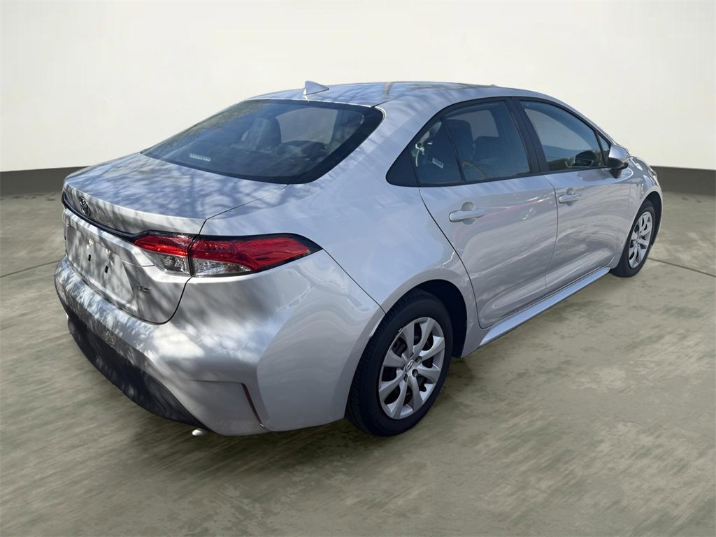 Used 2025 Toyota Corolla LE image 4