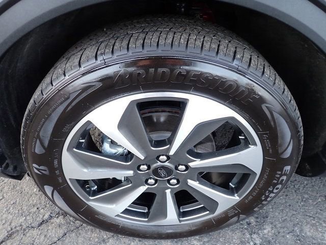 Certified 2024 Ford Escape Platinum w/ Premium Technology Package image 12