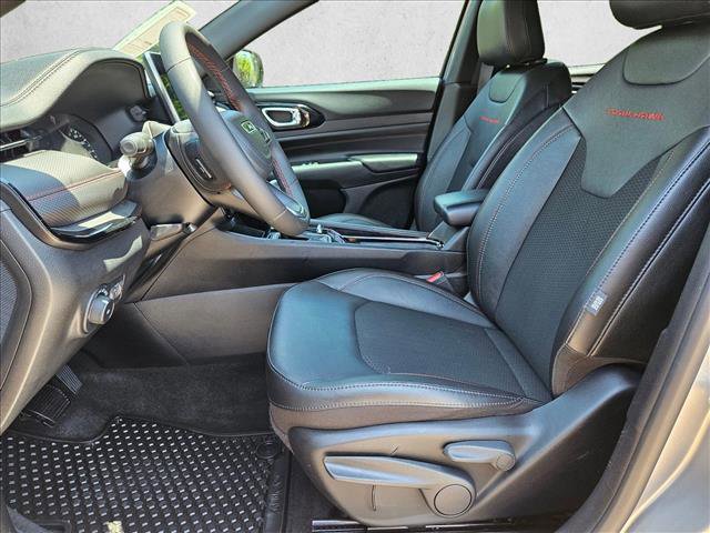 Used 2023 Jeep Compass Trailhawk w/ Sun and Sound Group AWD/4WD image 16