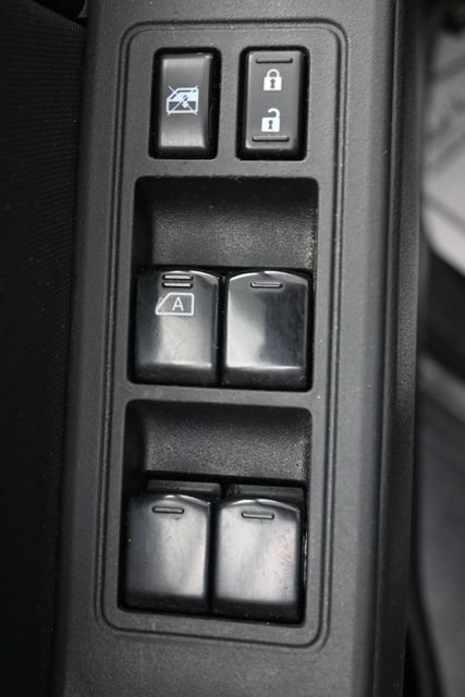 Used 2024 Nissan Frontier S AWD/4WD image 8